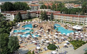 Facade&pool