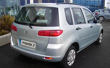 Vista posterior » 2010 Mazda 3