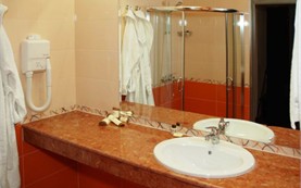 Bathroom - double room - Business Hotel Plovdiv