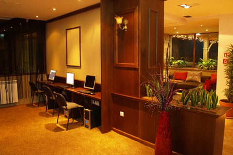 Lobby bar - Emerald Hotel