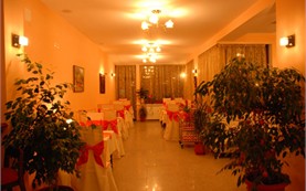 Dining Room - Elegant Hotel
