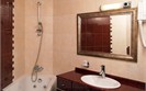 Suite - bathroom - Maxim Hotel