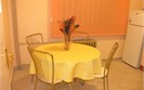 Tundy apartment - Kitchen table