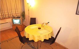 Vitosha studio 124 - Kitchen table
