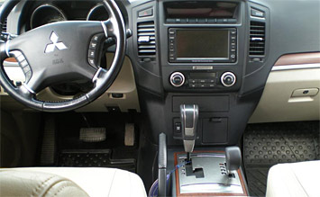 Interior » 2007 Mitsubishi Pajero