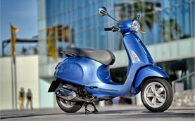 vespa scooter piaggio rental sprint rome italy 125cc