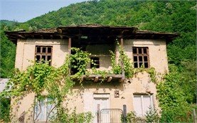 Apriltsi House