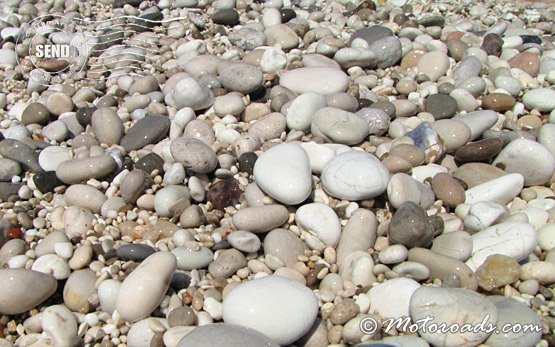 Безплатни е-картички - камъни на плажа