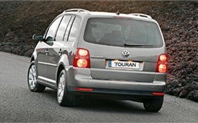 Поглед отзад » 2008 Фолксваген Туаран