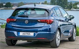 Rear view » 2010 Opel Astra Hatchback