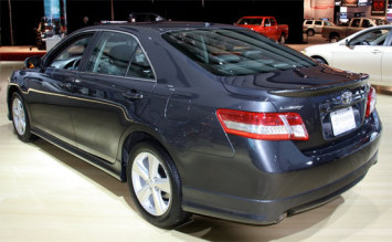 Side view - 2010 Toyota Camry 2.4