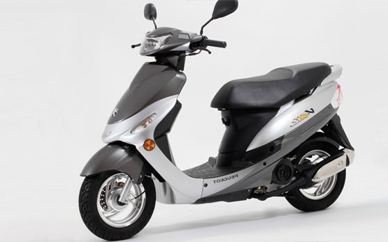 Peugeot V-clic 50cc - rent a scooter in Sofia, Bulgaria