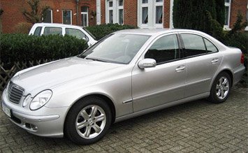 2005 Мерседес E 220