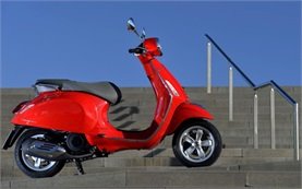 2013 Piaggio Vespa 125 Primavera - alquiler de scooters en Italia 