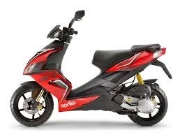 Aprilia SR50 - scooter rental Bulgaria