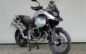 БМВ F 900 ADV - мотоциклет под наем в Испания