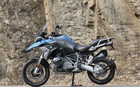 BMW R 1250 GS - Motorradvermietung in Sardinien