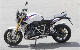 BMW R 1250 R - Motorradvermietung in Flughafen Genf