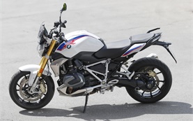 BMW R 1250 R - rent a motorbike in Geneva