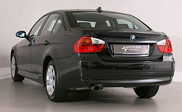 Vista posterior »2015 BMW 318 D