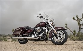 Harley - Davidson Road King - alquilar una motocicleta en Malaga