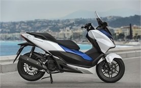 Honda Forza 125 - прокат скутеров в Кан