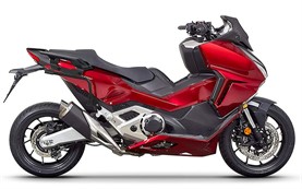 Honda Forza 750cc Motorradvermietung in Athen