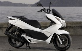 Honda PCX 125 - alquiler de scooters en Oporto 