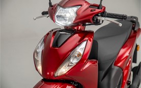 Honda Vision 110cc - scooter rental Athens