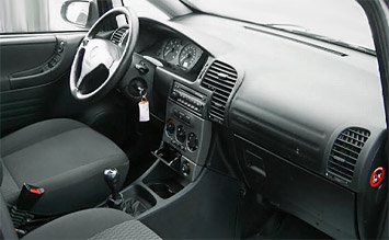 Innenansicht » 2005 Opel Zafira 6+1