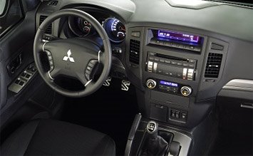 Interior » 2007 Mitsubishi Pajero