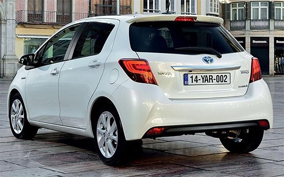 Rear view » 2015 Toyota Yaris