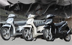 Peugeot Tweet 50cc - scooter rental Madrid