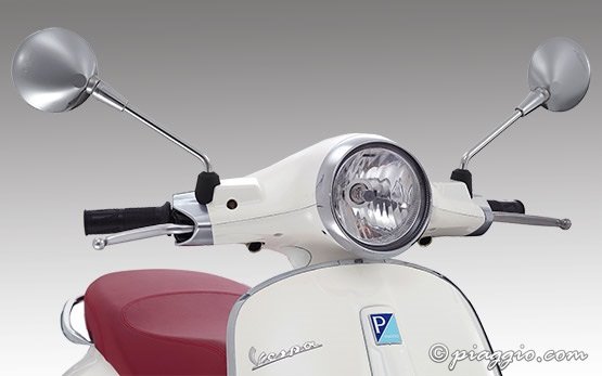 Piaggio Vespa 125 rent a scooter Milan