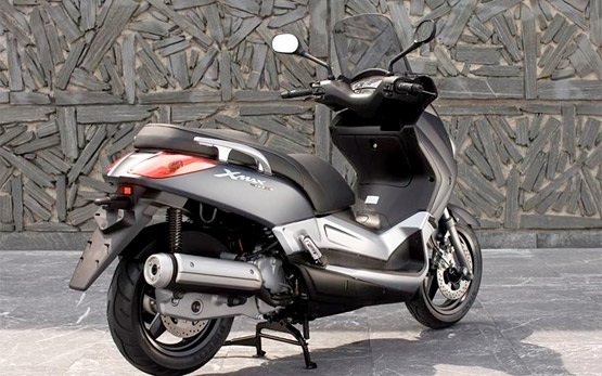 2013 Ямаха X-Max 125 - наем на мотопед в Монако