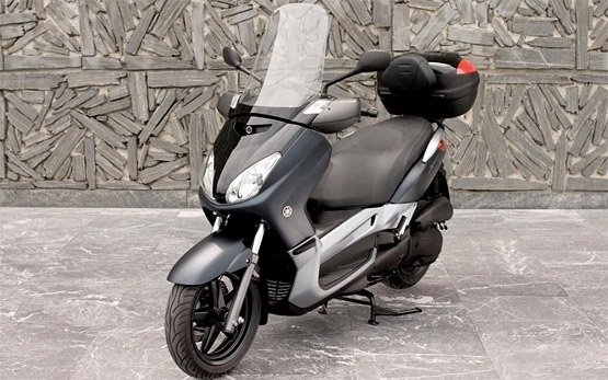 2013 Yamaha X-Max 125 - scooter rental Madrid