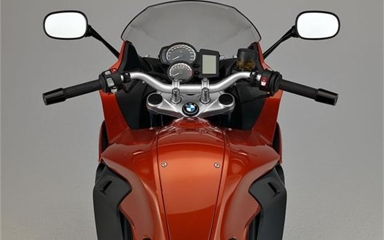 BMW F800 GT - rent a motorcycle in Barcelona