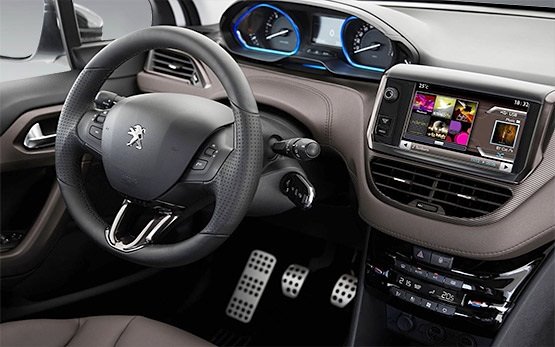 Innenansicht » 2016 Peugeot 2008 AUTO