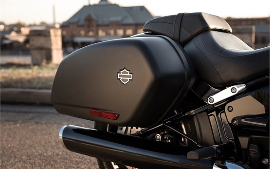 HARLEY-DAVIDSON SPORT GLIDE - alquiler de motocicletas en Francia