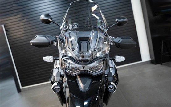 Triumph Tiger 900 GT  PRO - motorbike rental Barcelona Spain