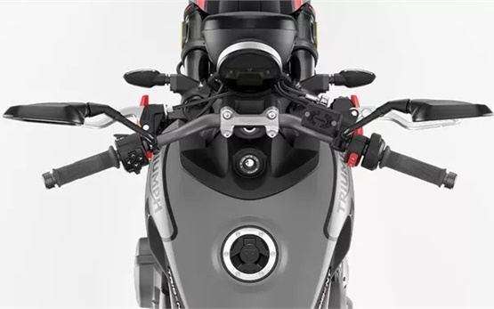 Triumph Trident 660  - прокат мотоциклов в Швейцарии