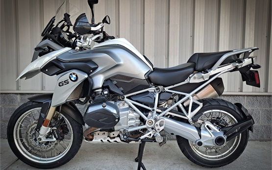 BMW R 1200 GS- side view