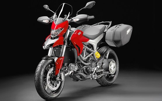 Ducati Hyperstrada - alquilar una motocicleta en Roma 
