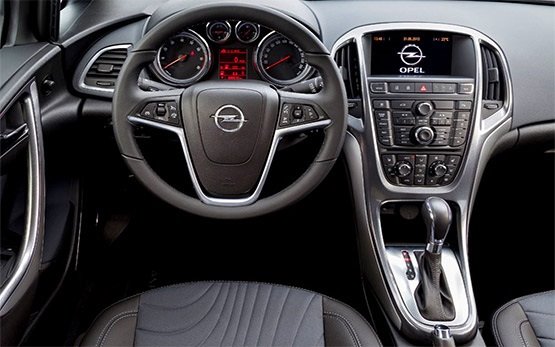 Interior » 2016 Opel Astra Automático