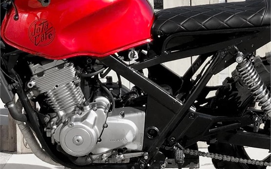 Honda CB500 Scrambler - наем на мотор в Ибиса