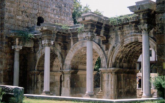 Puerta de Adriano de Antalya