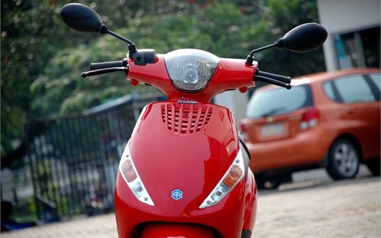 2006 Piaggio Zip 125cc scooter rental in Florence, Italy