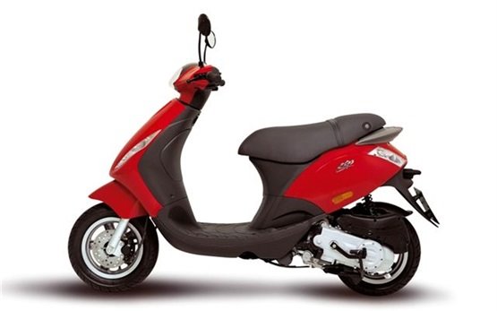 Piaggio Zip 125 - scooter rental in Italy