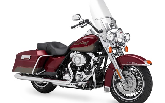 2014 Harley-Davidson Road King - Motorradverleih Kroatien 