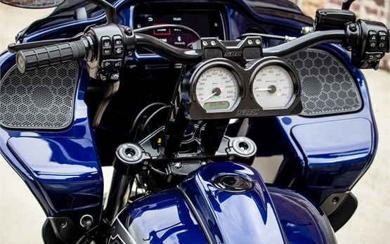 Harley Davidson Road Glide - Motorrad mieten Frankreich